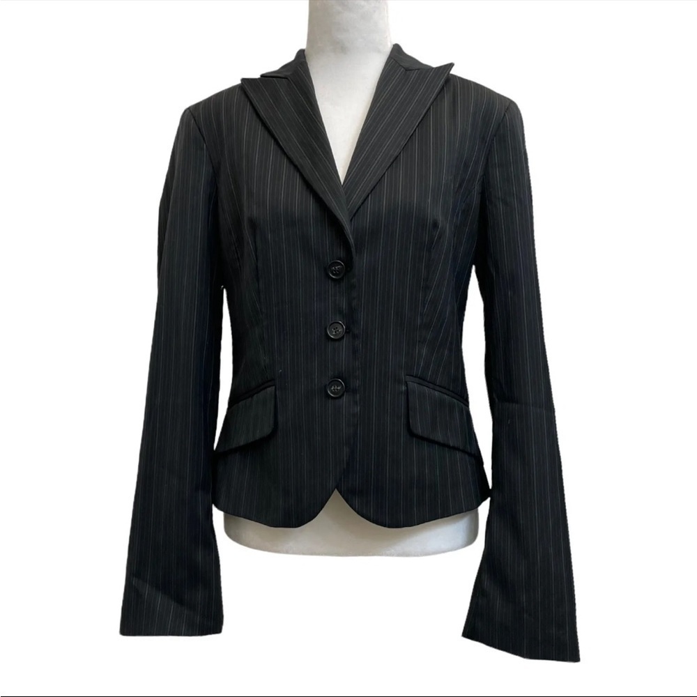 Sisley Wool Blend Black Crop Button Front Pointed Lapel Pinstripe Blazer
